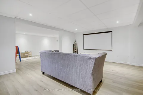 5719 Stuewe Drive, ON K4M 1L2