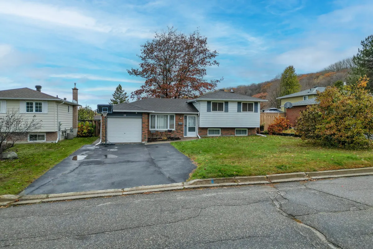 22 Kathryn Crescent, ON P1B 8P4