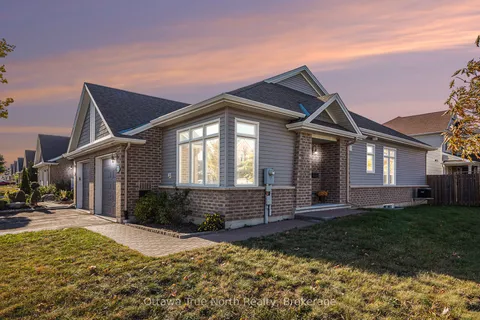 271 Brambling Way, ON K2J 0E4