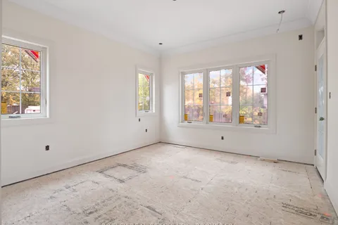 60 Pleasant Avenue, ON L0S 1N0