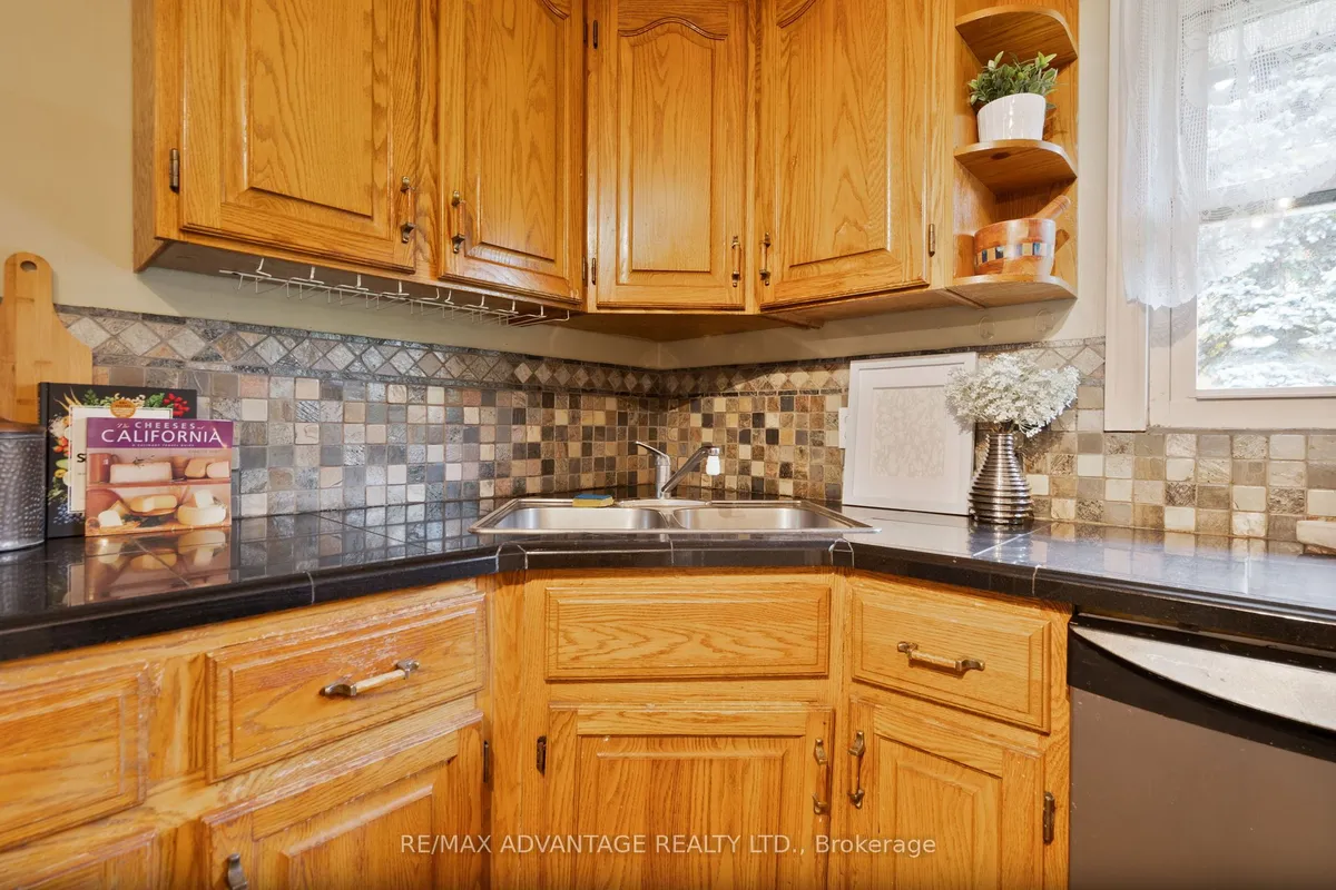 464 Three Valleys Crescent, ON N5Z 3E7