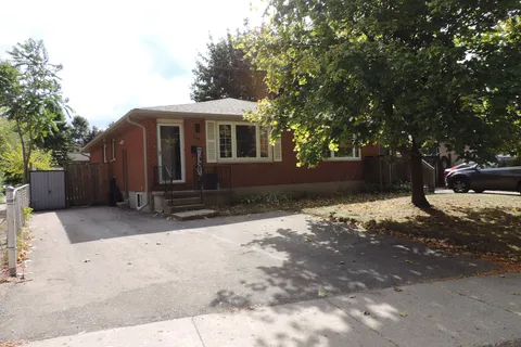 699 Sevilla Park Place, ON N5Y 4H9