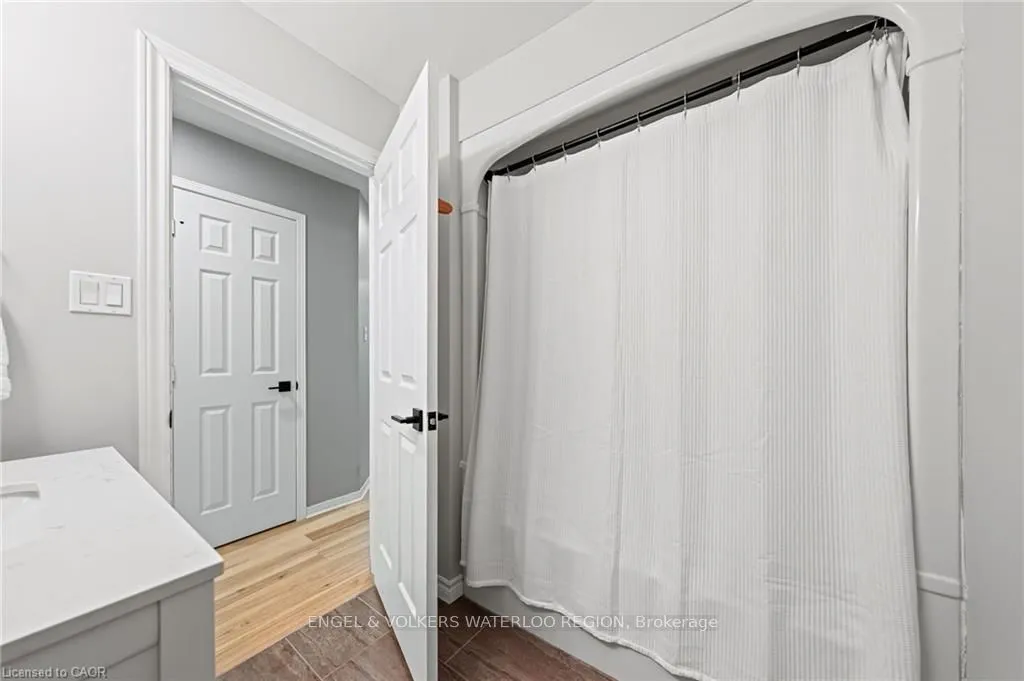 181 Walsh Crescent, ON N5A 7X7