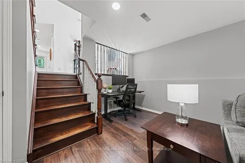 181 Walsh Crescent, ON N5A 7X7