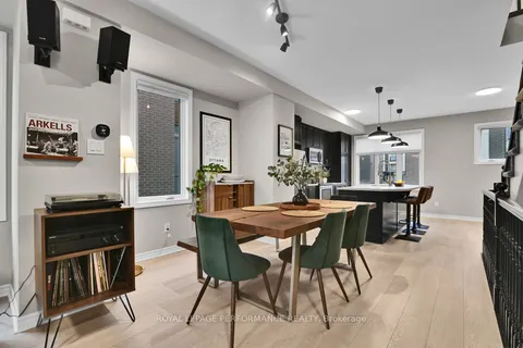 215 Makadewa Private, ON K1K 4Z9