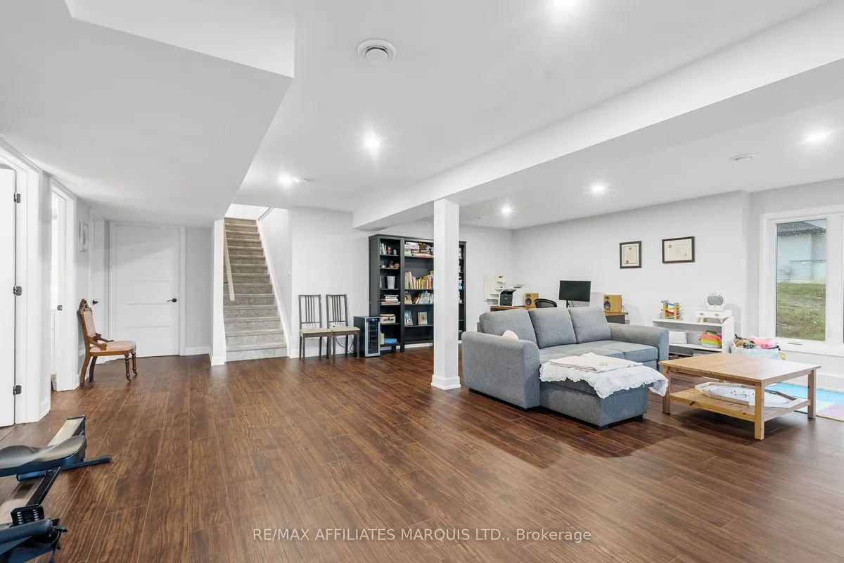 2341 Crewson Court, ON K6H 0H9