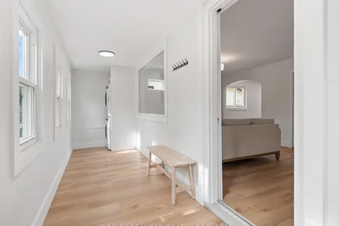 394 FLEET Street, ON L3B 4X5