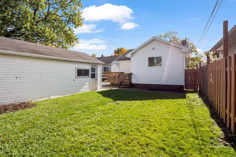 394 FLEET Street, ON L3B 4X5