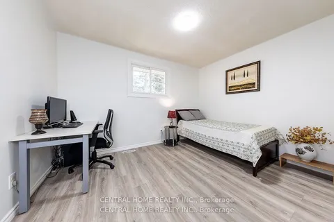 92 Pinemeadow Crescent, ON N2T 1A7