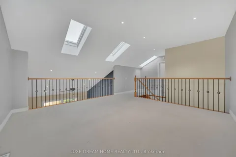 2 CHICORY Crescent, ON L2R 0A5