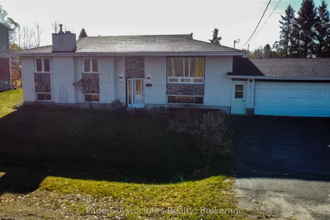 220 Railway Street, ON P2B 3B2