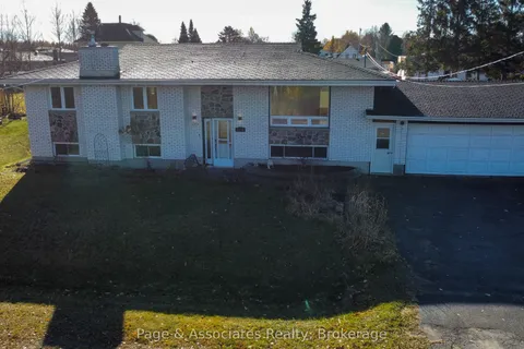 220 Railway Street, ON P2B 3B2