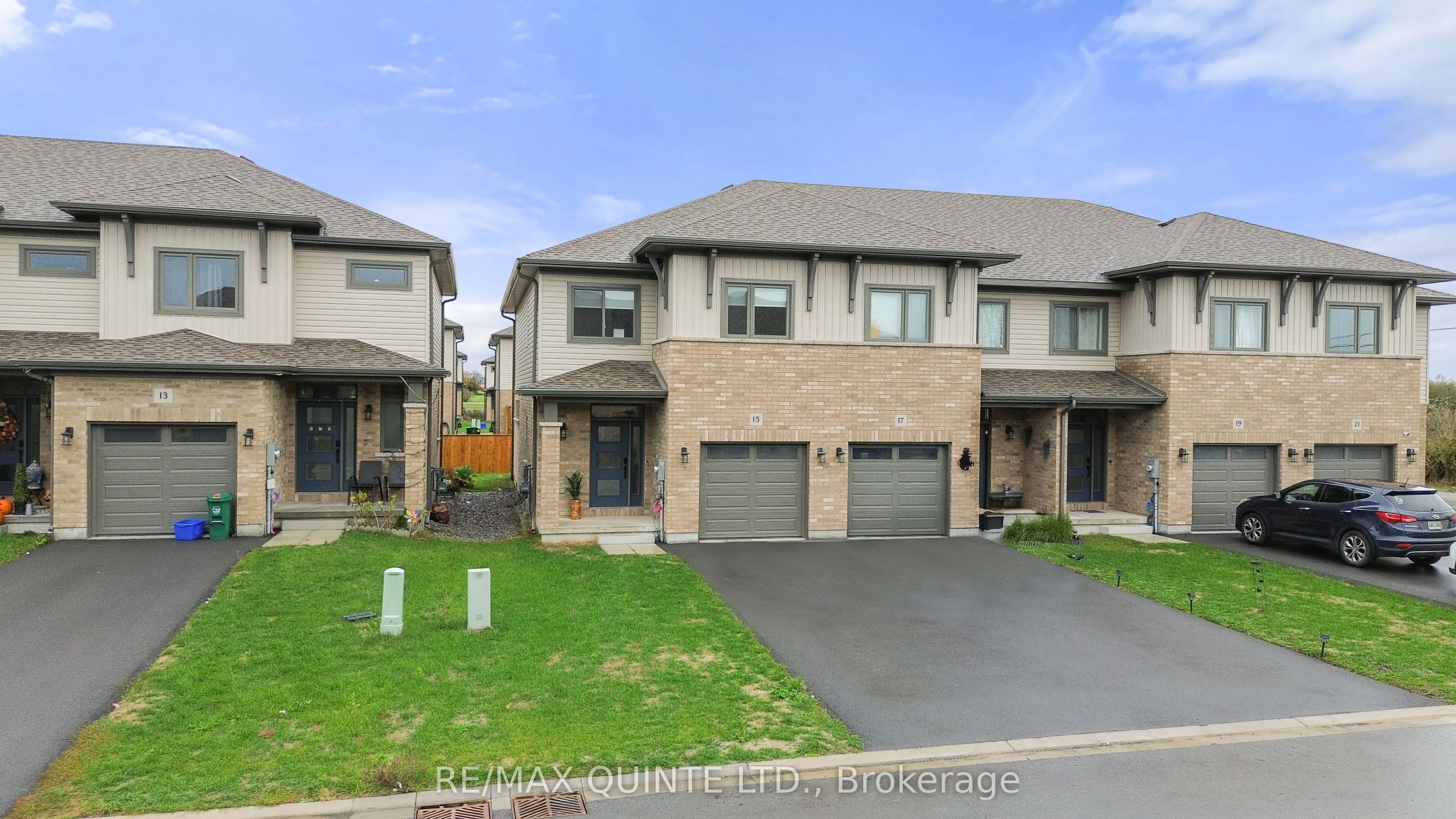 15 Miramichi Street, ON K8N 0T3