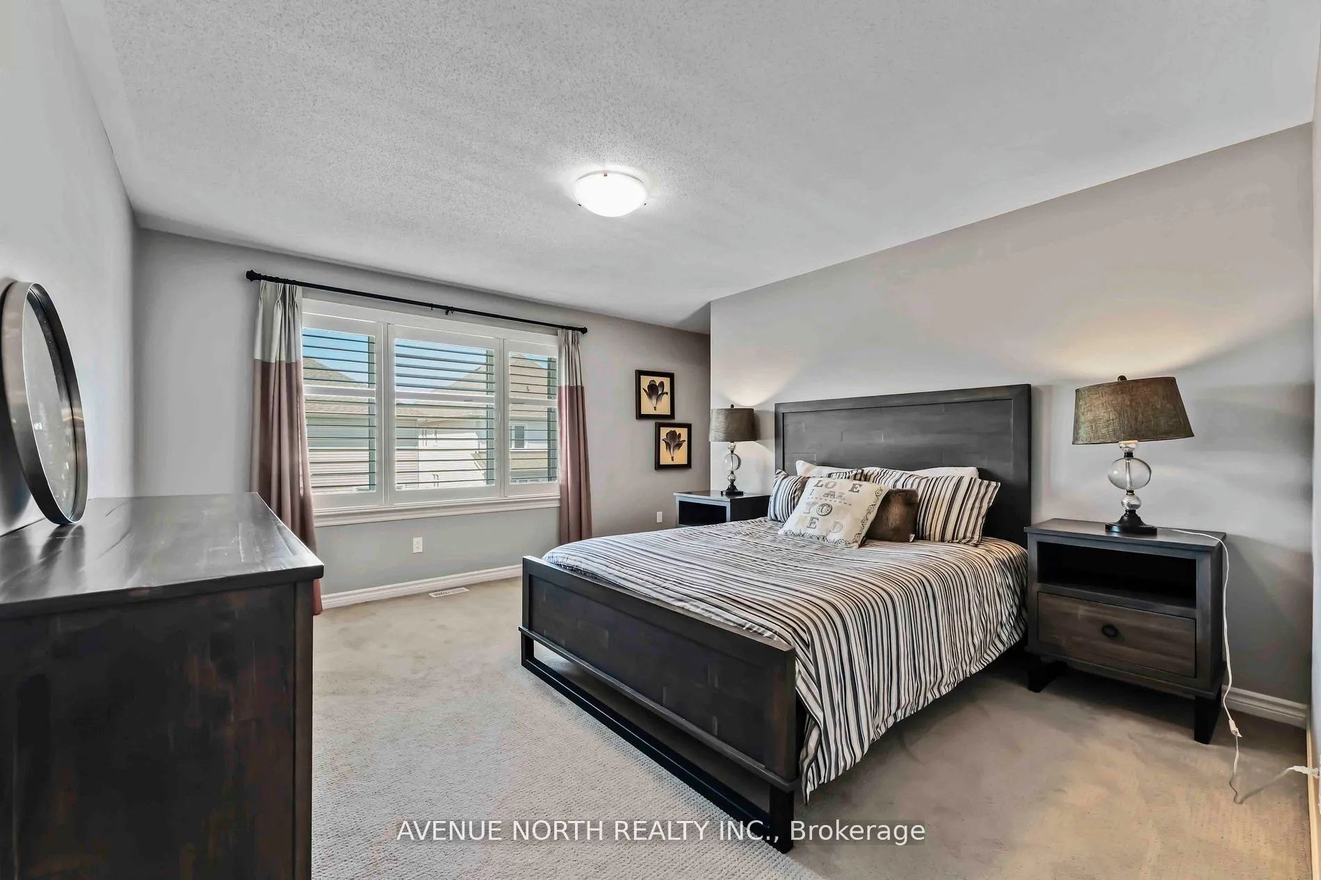 714 BUNCHBERRY Way, ON K1T 0J8