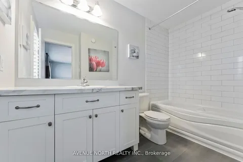 714 BUNCHBERRY Way, ON K1T 0J8