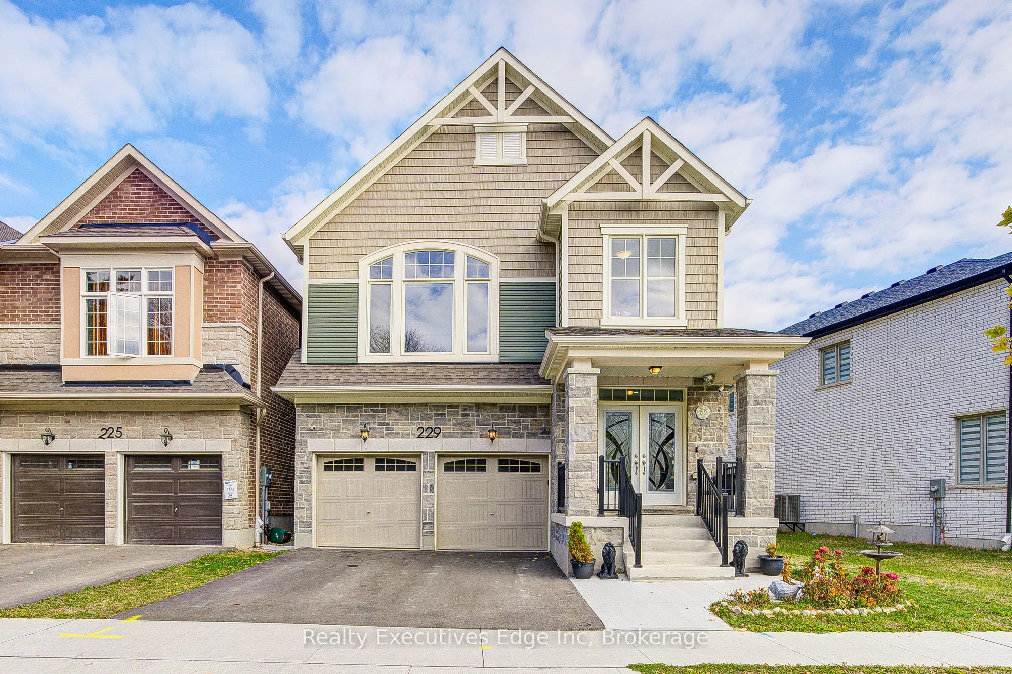 229 Forestwalk Street, ON N2R 0T2