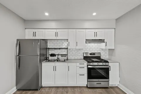 15 MCCORMICK Street, ON L3C 4L8