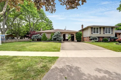 3311 Fairway Road, ON L2J 3R5