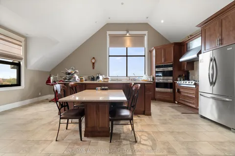 842 Hamilton Road, ON K8N 4Z5