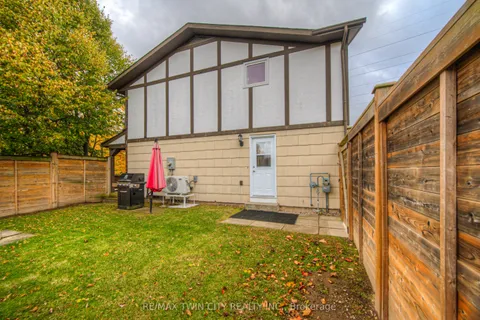 118 Glamis Road, ON N1R 6S8