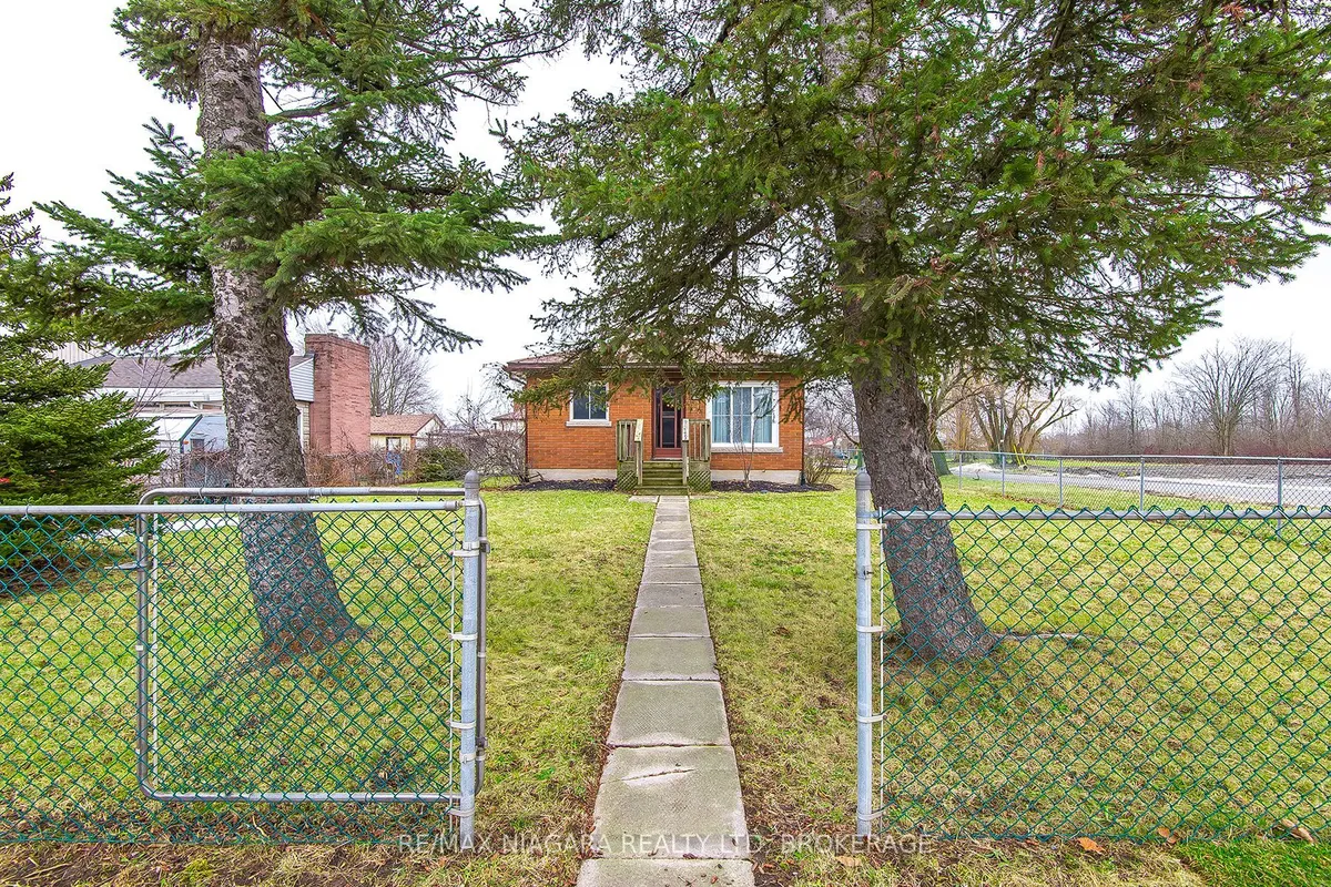 574 Broadway Street, ON L3C 5M5