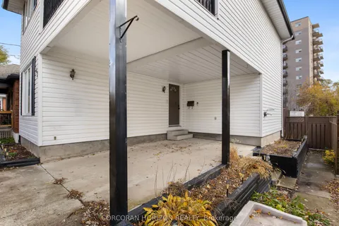 43 Middleton Street, ON N1S 2R2