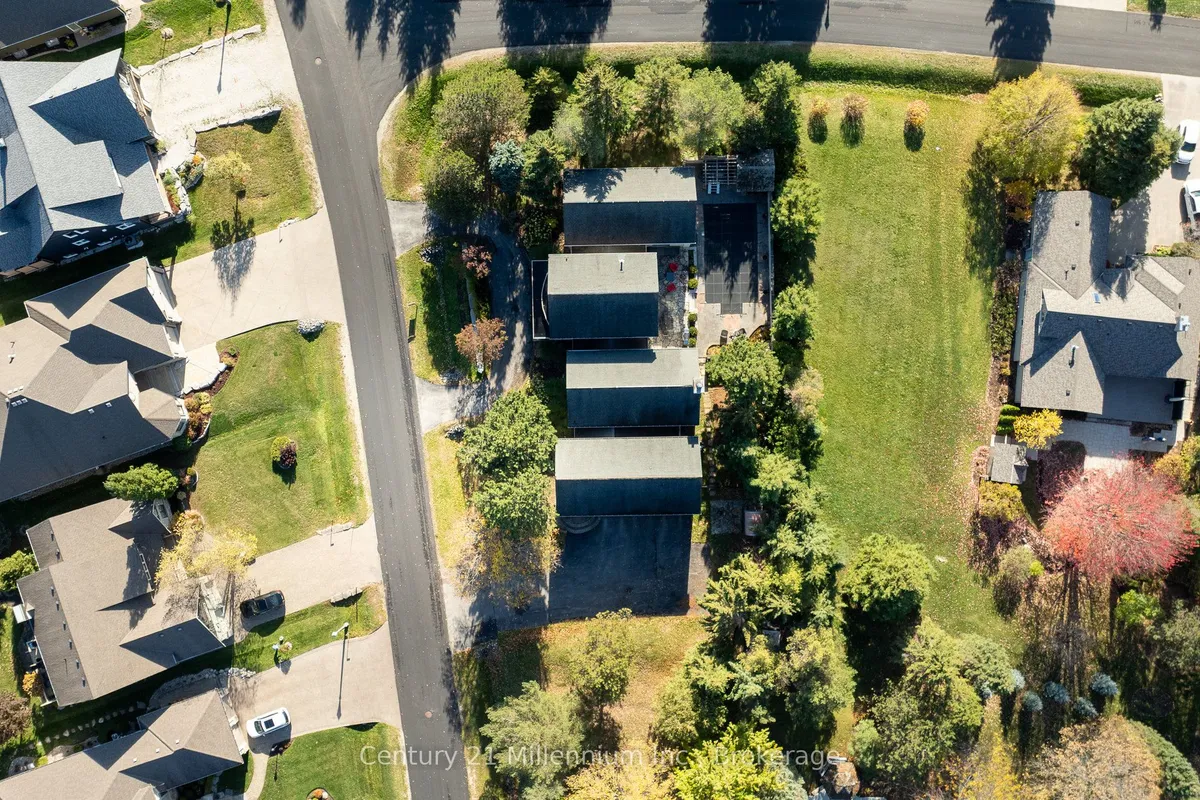 160 Grand Cypress Lane, ON L9Y 0K8