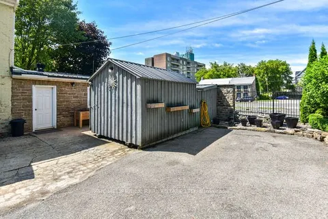 32 APPLE Street, ON K6V 4X8