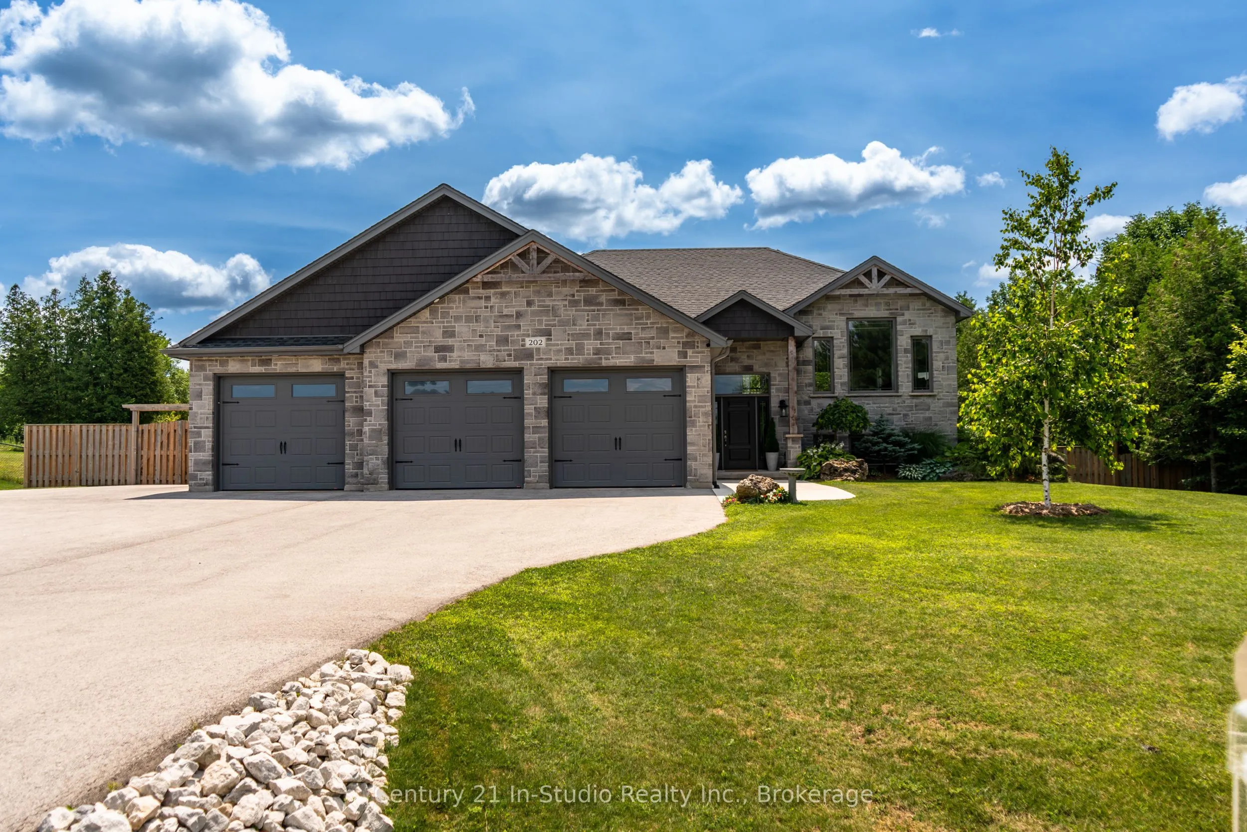 202 Meredith Way, ON N0H 1G0