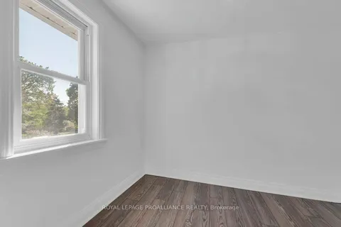 9 Wilkins Street, ON K8P 1P2