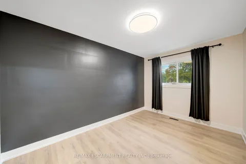 72 WEST 25TH Street, ON L9C 4X2