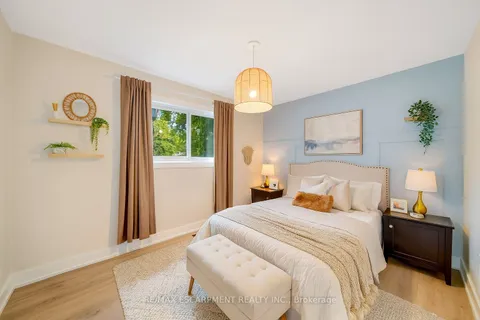 72 WEST 25TH Street, ON L9C 4X2