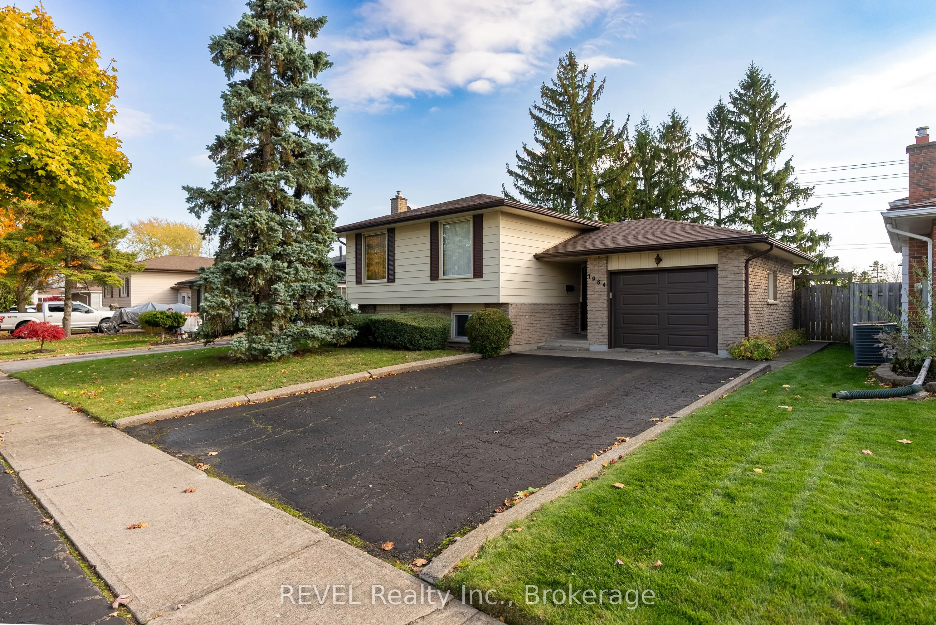 7984 Thorton Street, ON L2H 2C3