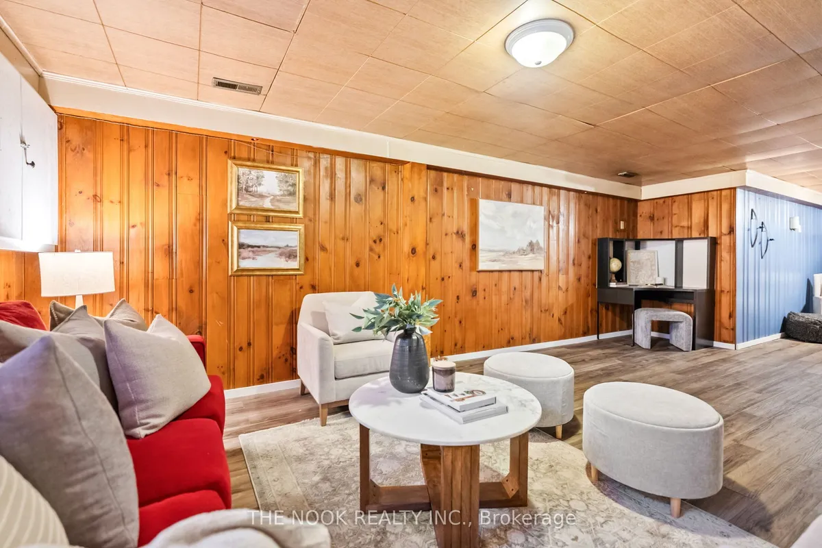 10 Meyers Street, ON K8N 2N6