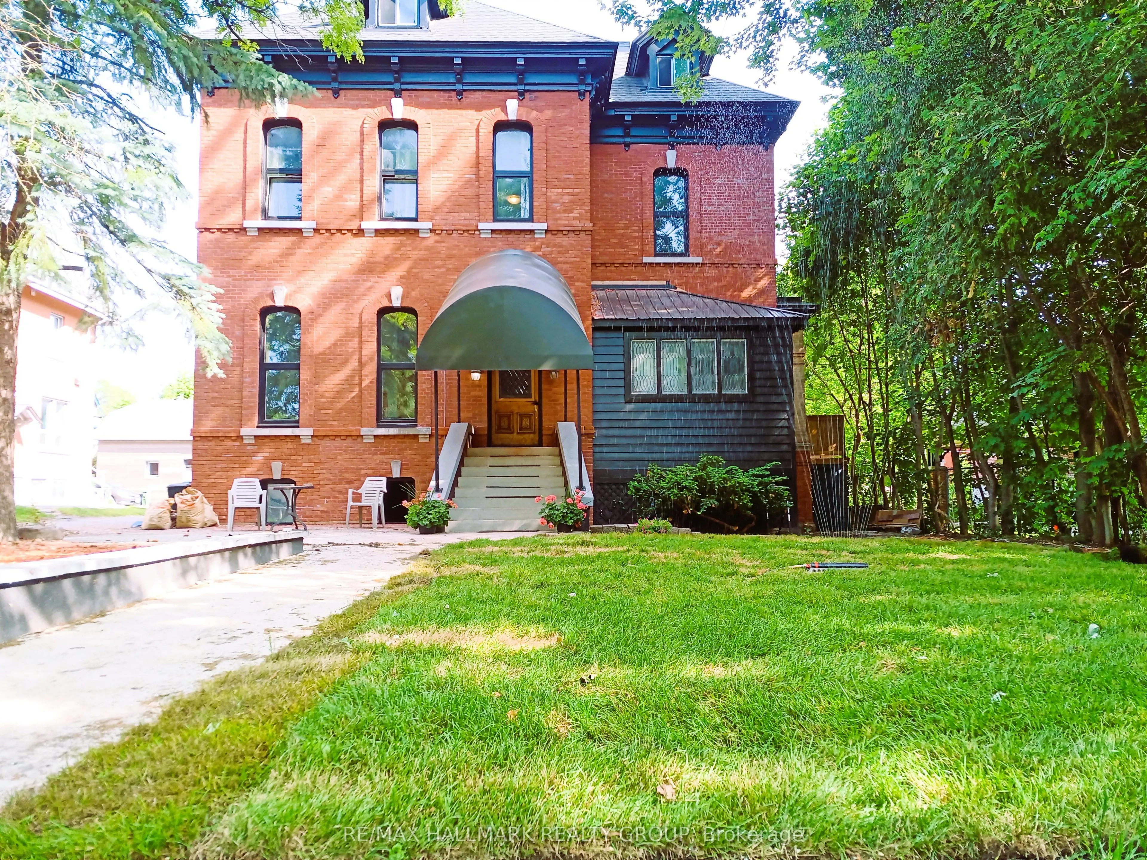 460 Wilbrod Street, ON K1N 6M8