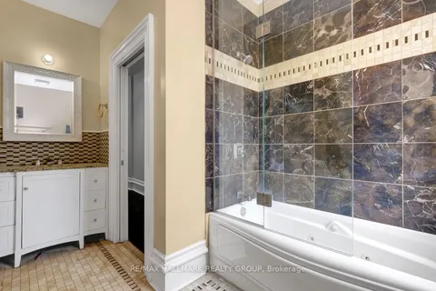 460 Wilbrod Street, ON K1N 6M8