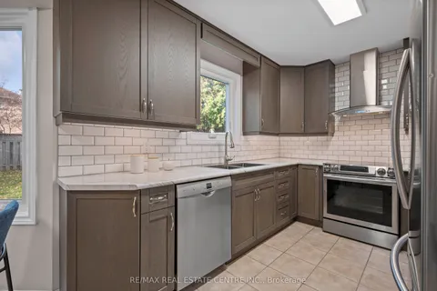 43 Robson Avenue, ON N1T 1L2