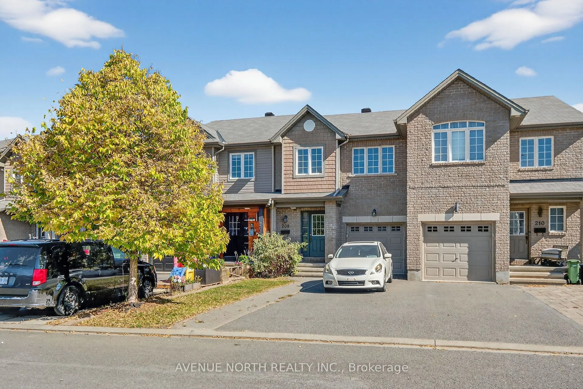 208 Kingswell Street, ON K1T 0L1