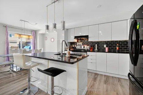 208 Kingswell Street, ON K1T 0L1