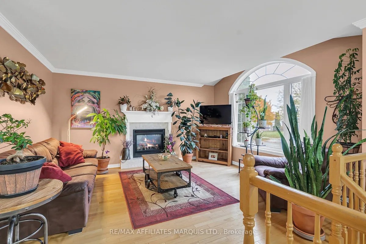 296 Northwoods Crescent, ON K6H 7M5