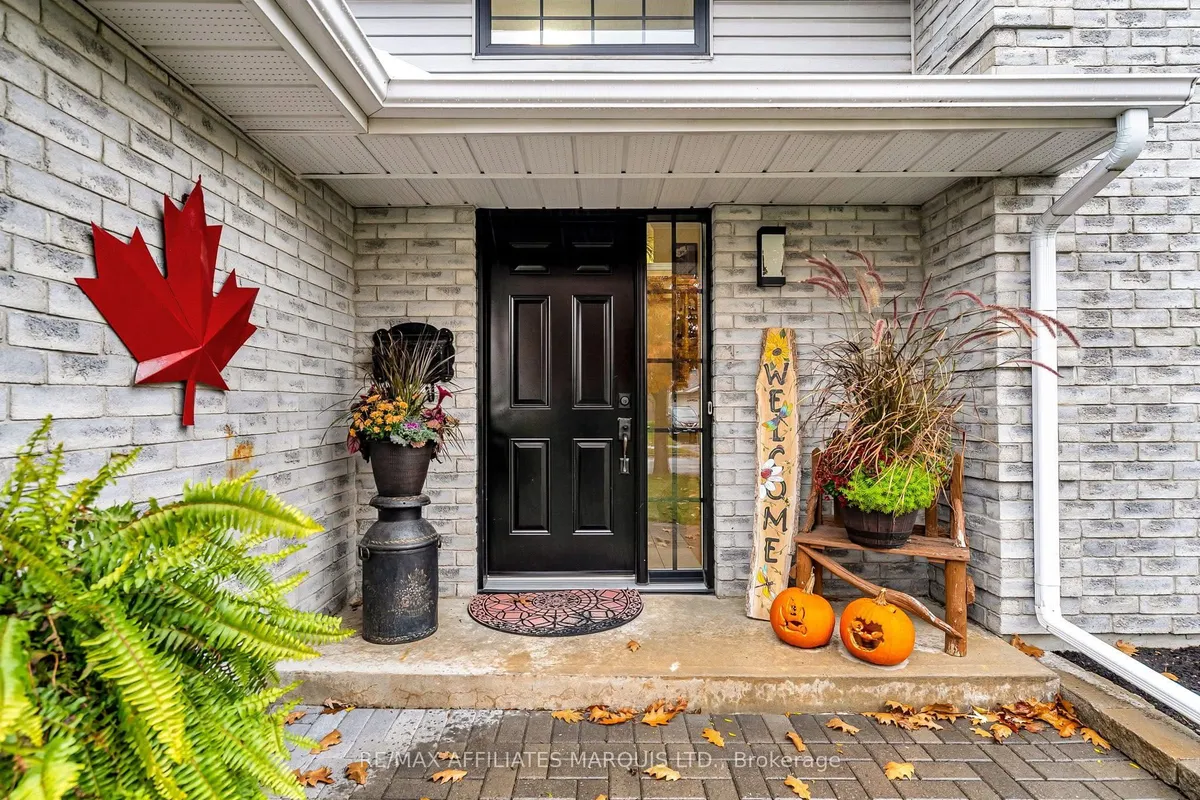 296 Northwoods Crescent, ON K6H 7M5