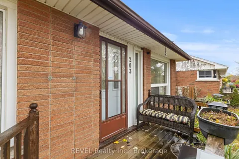 203 Kilgour Avenue, ON L3C 2R1