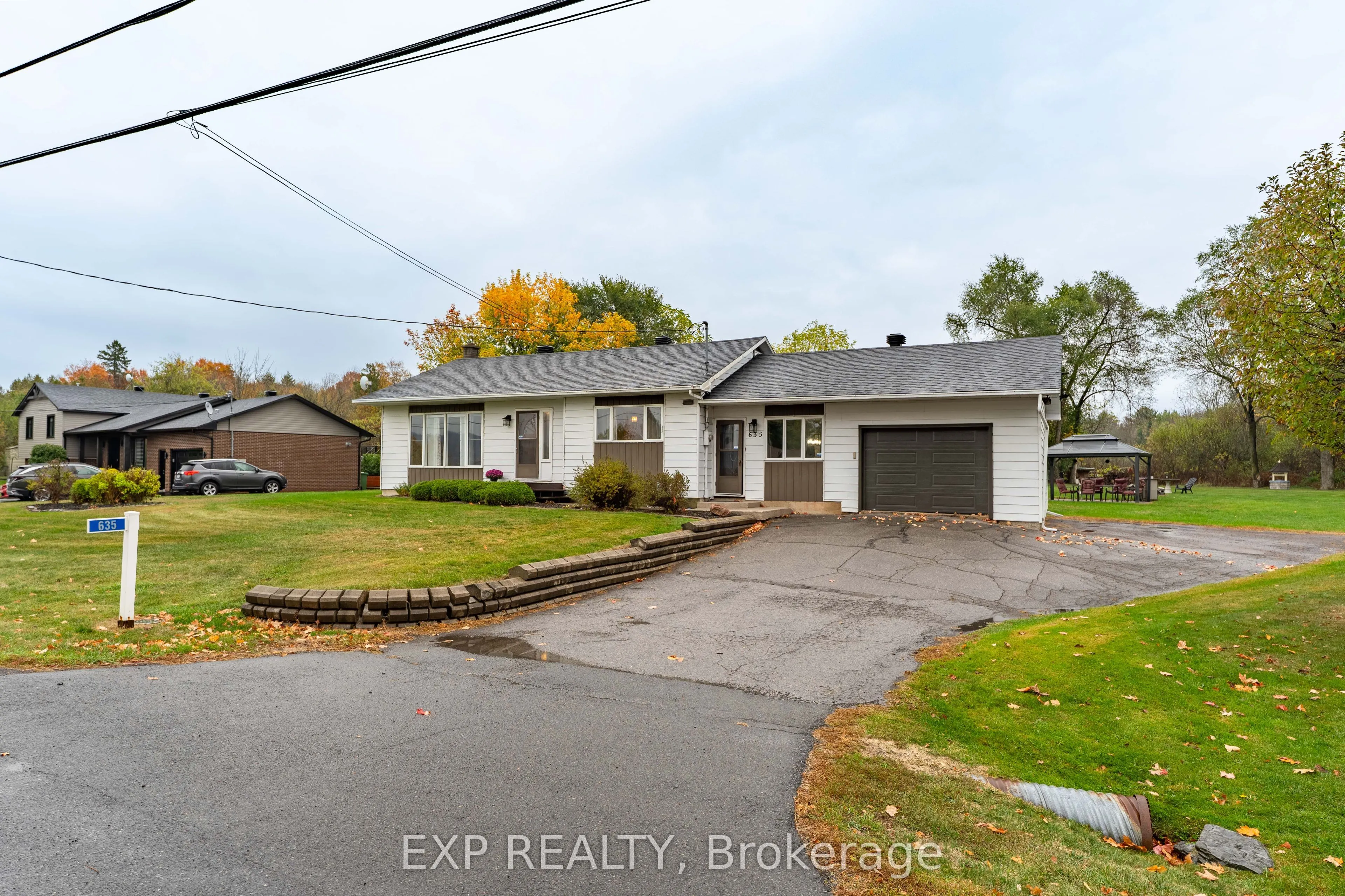 635 FRONT Road, ON K0B 1K0