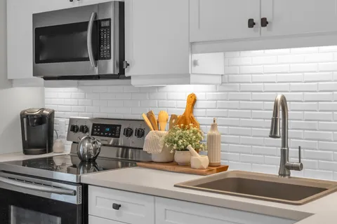 194 Dundas Street, ON N1R 5P4