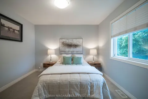 2 MARREN Street, ON L2P 2J6