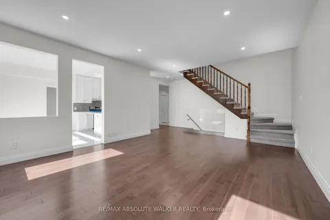 424 Nittany Crescent, ON K2J 5P1