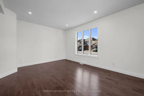 424 Nittany Crescent, ON K2J 5P1