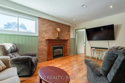 494 Scott Street, ON L2M 3X2