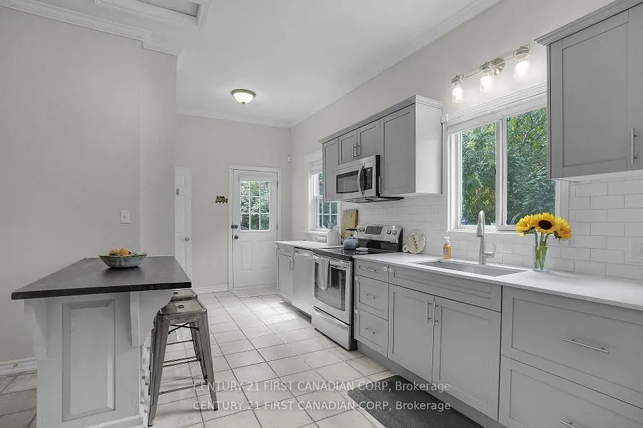 393 Central Avenue, ON N6B 2E3