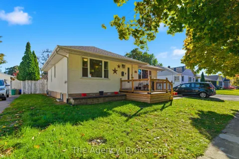 14 Heywood Avenue, ON L2M 2M8